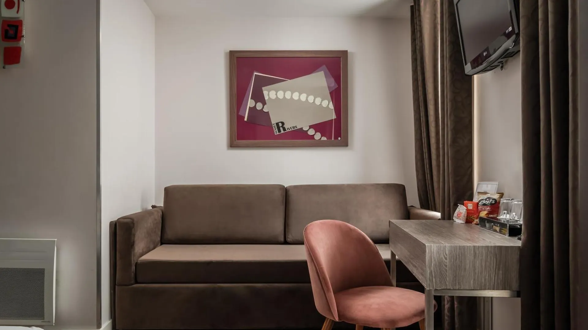 Arc De Triomphe Hotel
