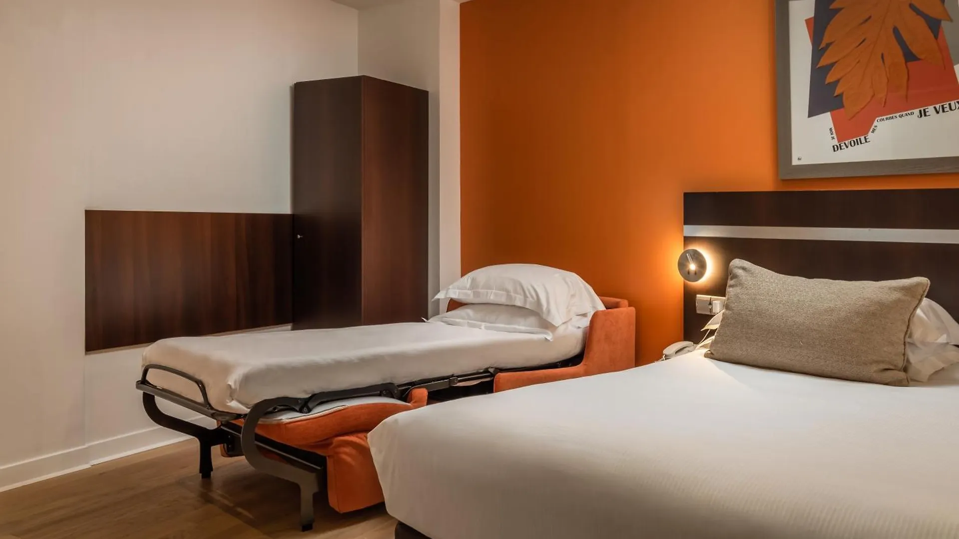 Arc De Triomphe Hotel