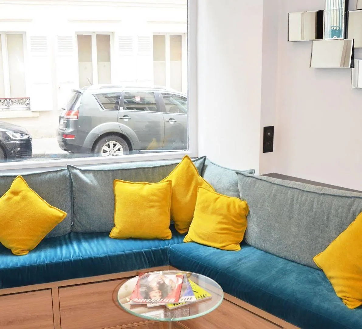 Arc De Triomphe Hotel